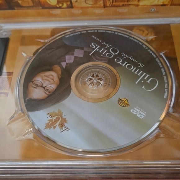 Gilmore Girls Complete 1st Season DVD Set - Picture 4 of 5
